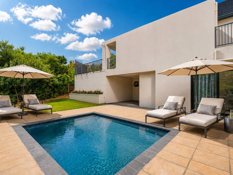 A Sophisticated Residence for the Modern Family - Photo 7
