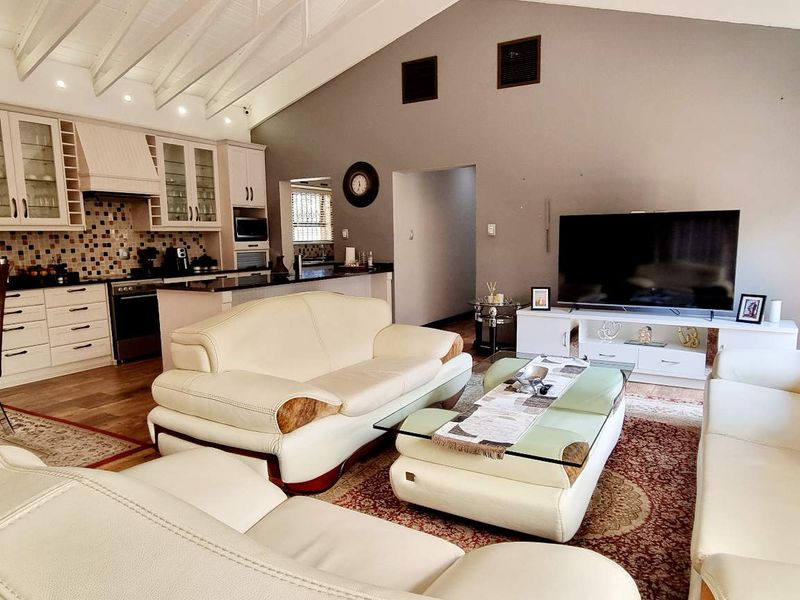 FIVE STAR HOME IN FIVE STAR STREET - Photo 3