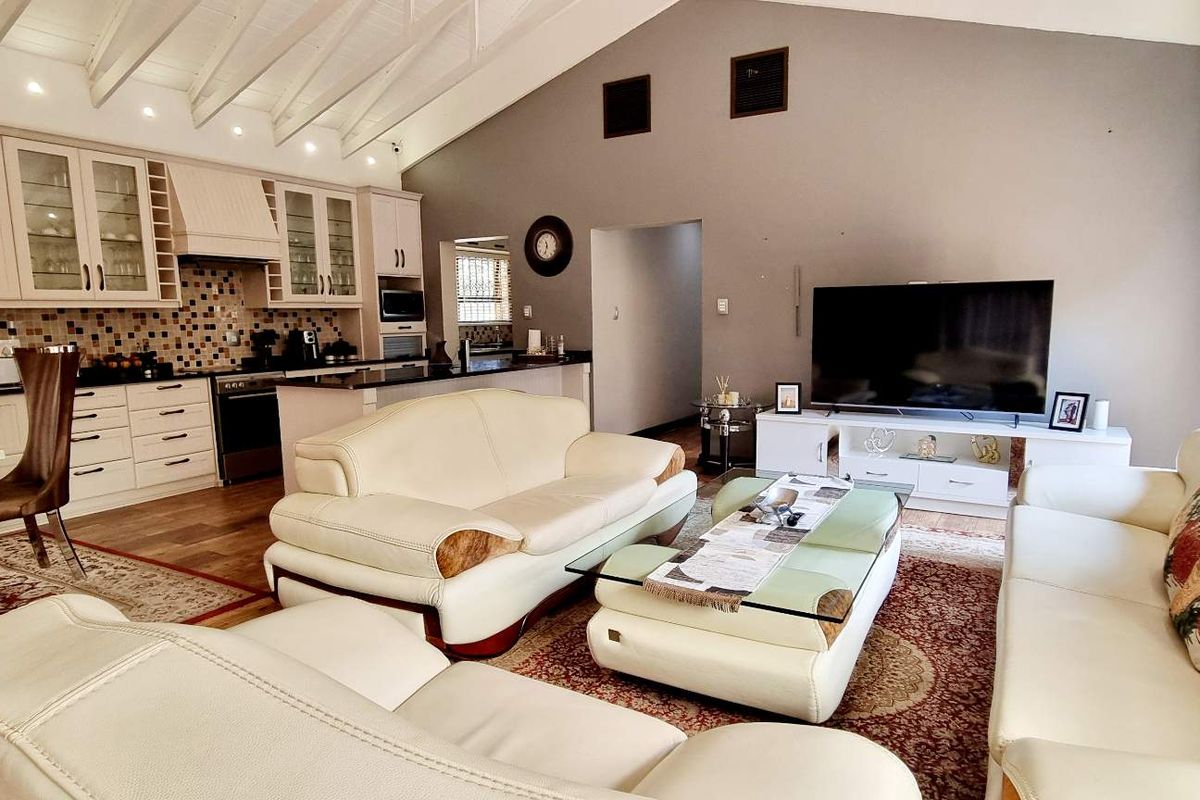 FIVE STAR HOME IN FIVE STAR STREET - Photo 3