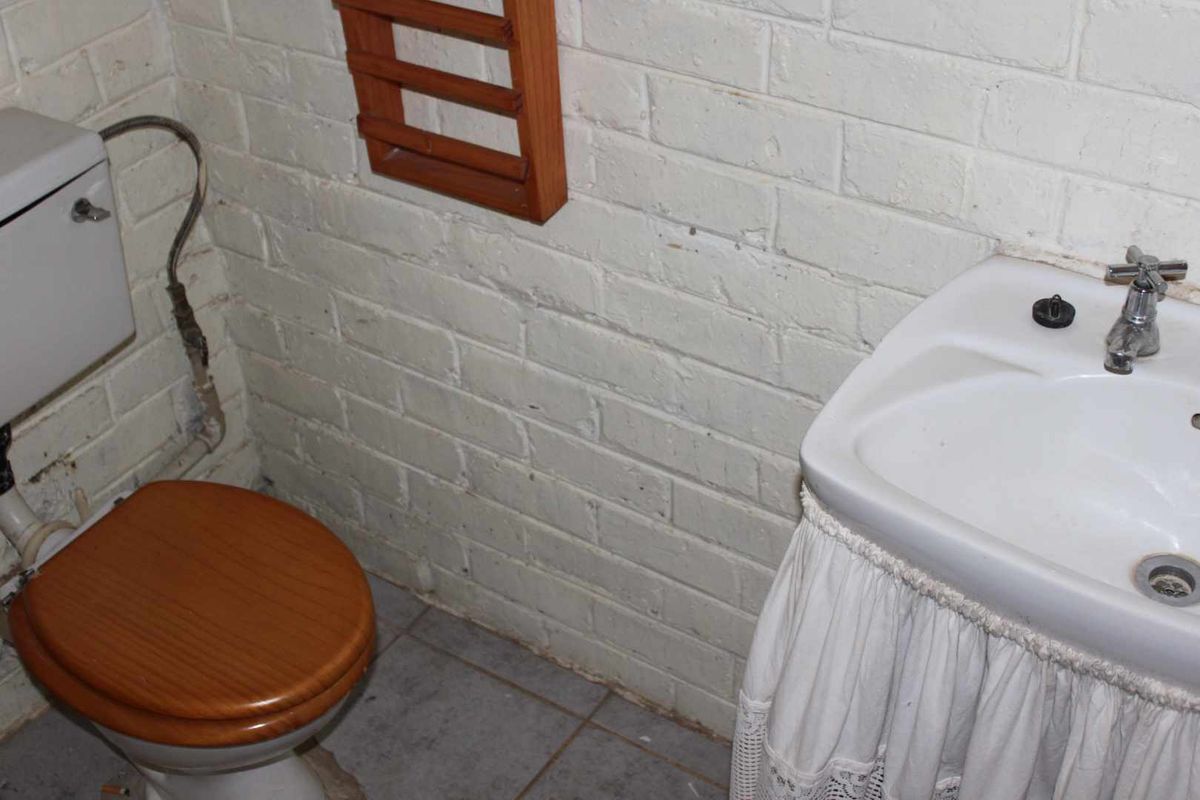 1 BEDROOM GARDEN COTTAGE - Photo 5