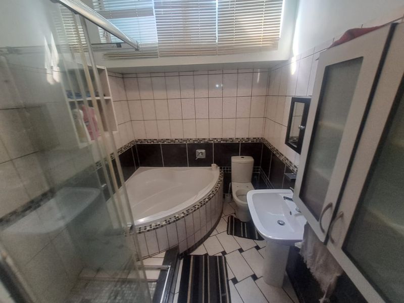 2.5 bedroom Townhouse for sale - Photo 9