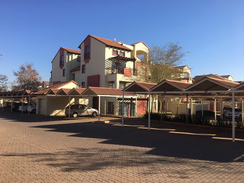 BACHELOR APARTMENT in Oukraal estate for Sale (Investors Only) - Photo 2