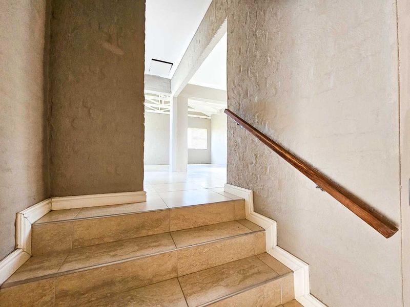Your family home awaits, perfectly located. - Photo 3