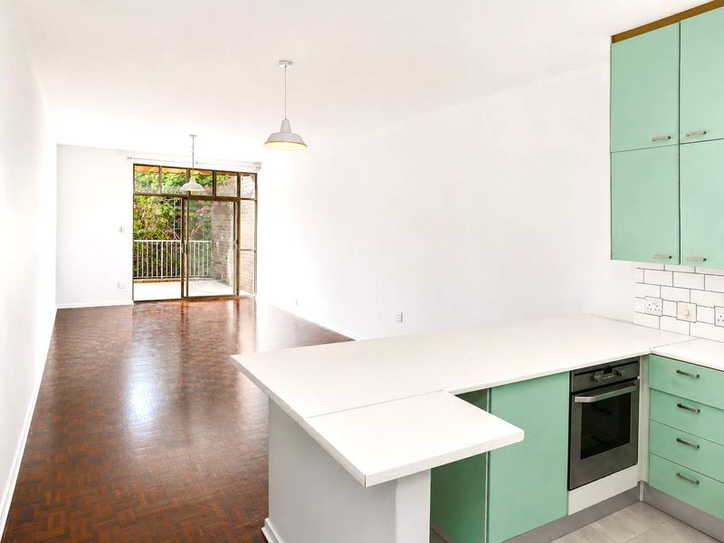 2 bedroom apartment in Illovo - Photo 7