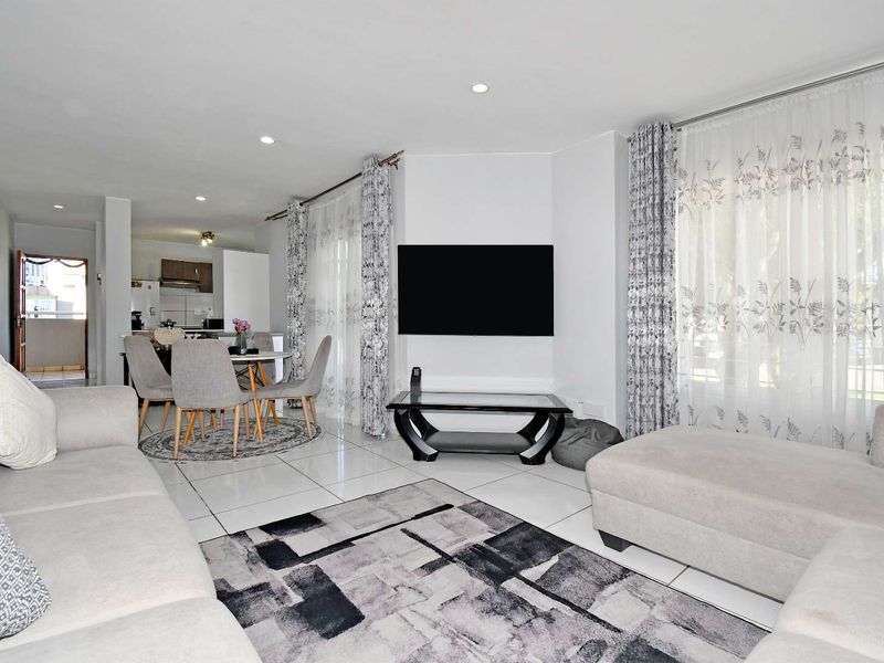 Light-Filled Living with Peaceful Green Views in a Secure Estate - Photo 7