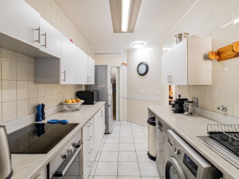 Stylish 3-Bedroom Townhouse in Secure Bryanston Estate | Living Meets Nature - Photo 8