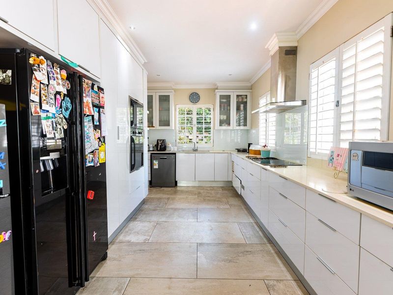 Immaculate 4 Bedroom Family Home - Photo 7