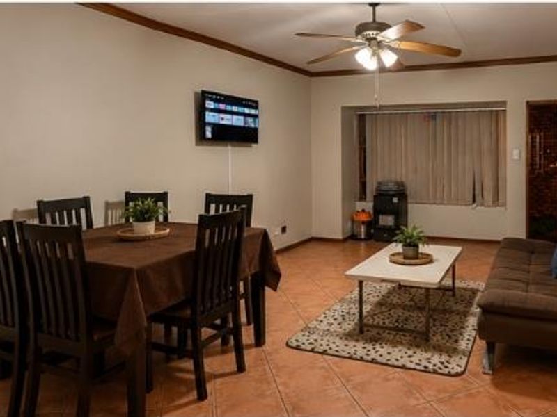Townhouse in the one and only Acacia - Photo 4