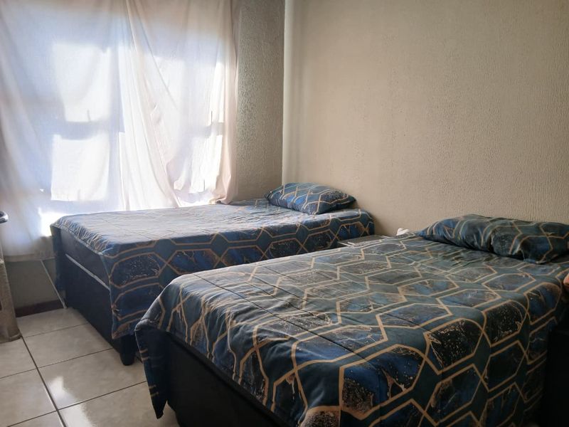 Pet-Friendly Paradise: Spacious 3-Bedroom Apartment Awaits! - Photo 9