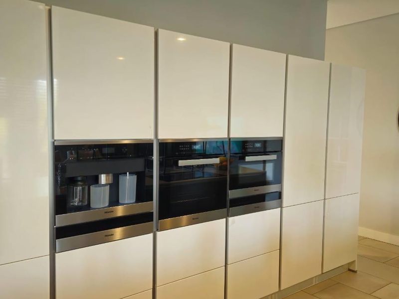 Exclusive First-Class Living Townhouse - Photo 3