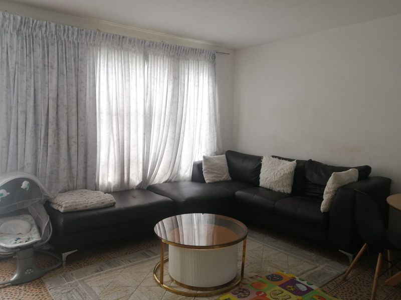 Ground Floor easy access Town House - Photo 6