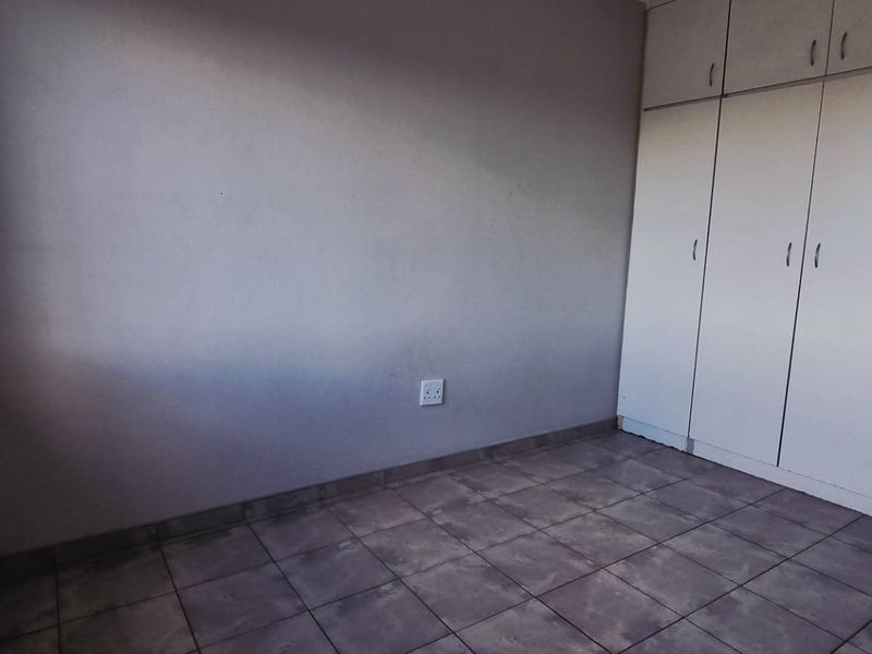 Khomasdal 2 bedroom flat - Photo 3