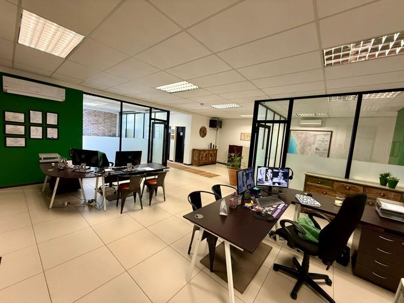 Modern A-Grade Office Space For Sale - Photo 2