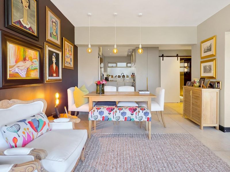 Chic Newly Renovated Two Bedroom  Apartment - Photo 8