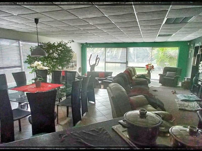 Modern 5 Bedroom Family House For Sale - Grootfontein - Photo 2