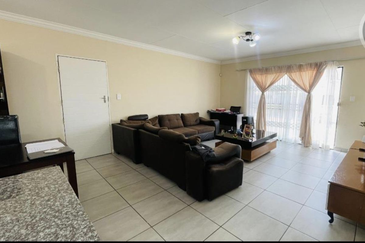 Luxury Living - Photo 4