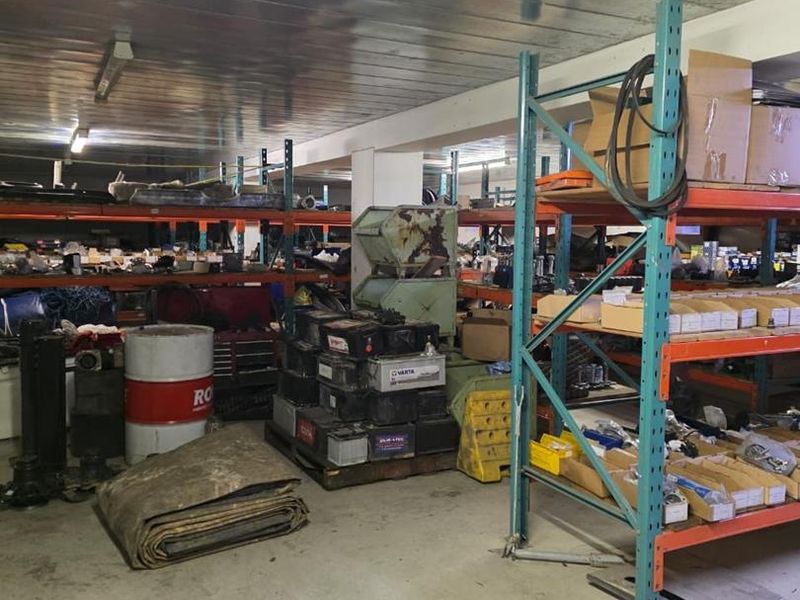 Industrial warehouse for sale in Brakwater - Photo 6