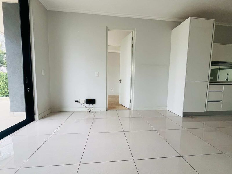Luxury one bedroom , ground floor apartment for rent at Ellipse Waterfall - Photo 9