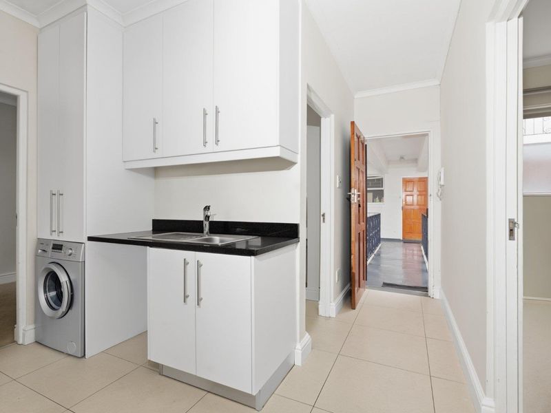 Light-Filled Flat in Sought-After Rondebosch Village - Photo 6