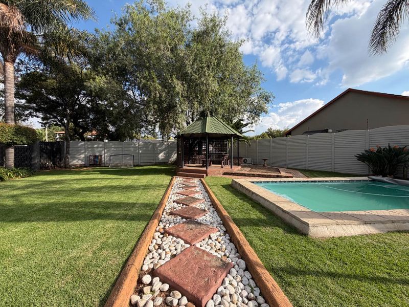 Warm Family Living in the Heart of Randhart, Alberton - Photo 5