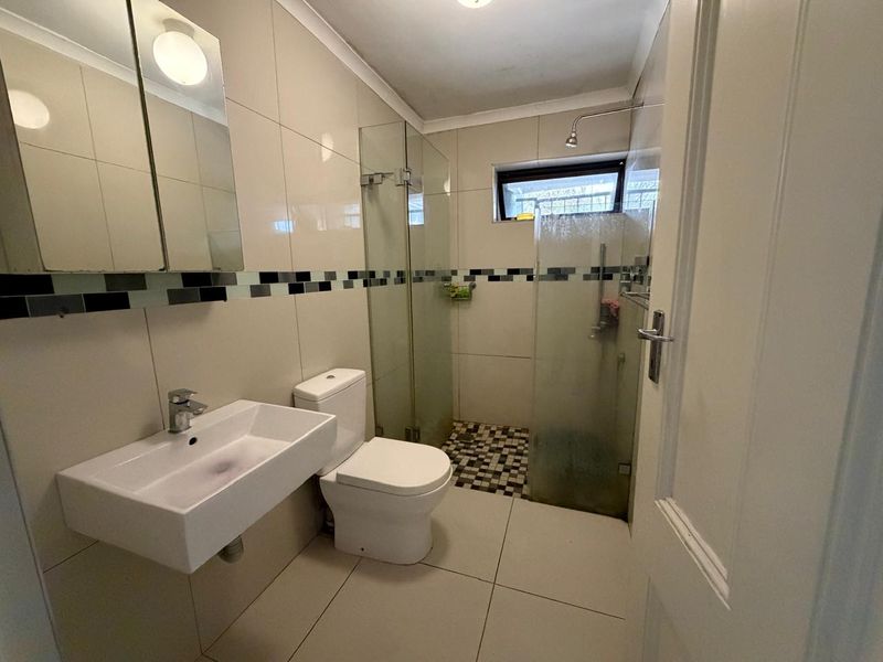 Beautiful investment property on large plot - Photo 10