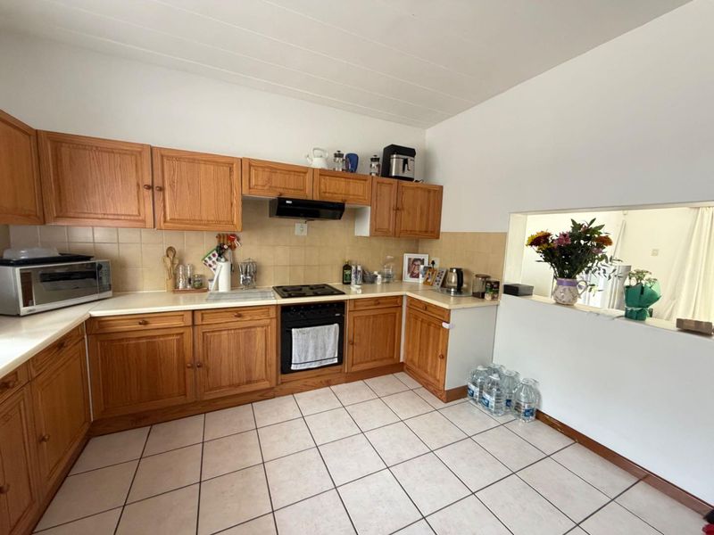 3 bedroom townhouse in Prime Location - Photo 5