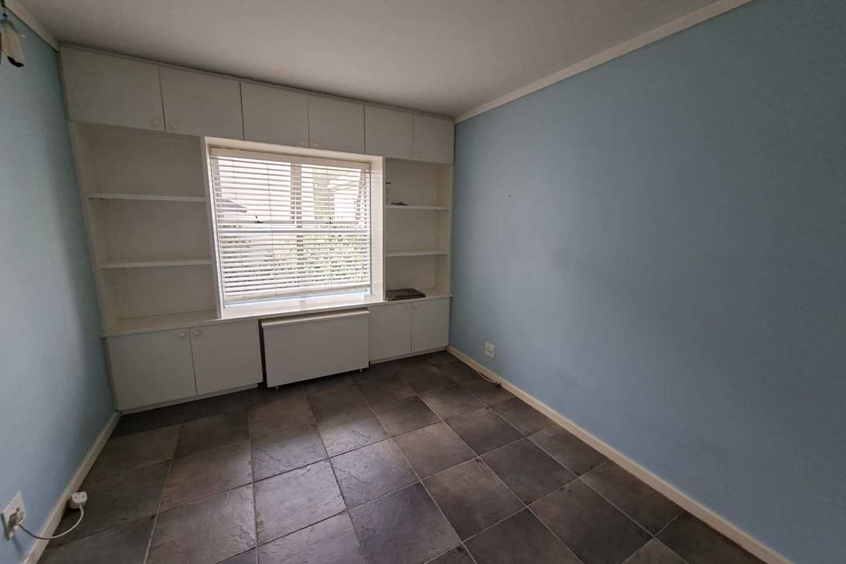 Luxury Living with Unrivalled Views in Northcliff - Photo 4