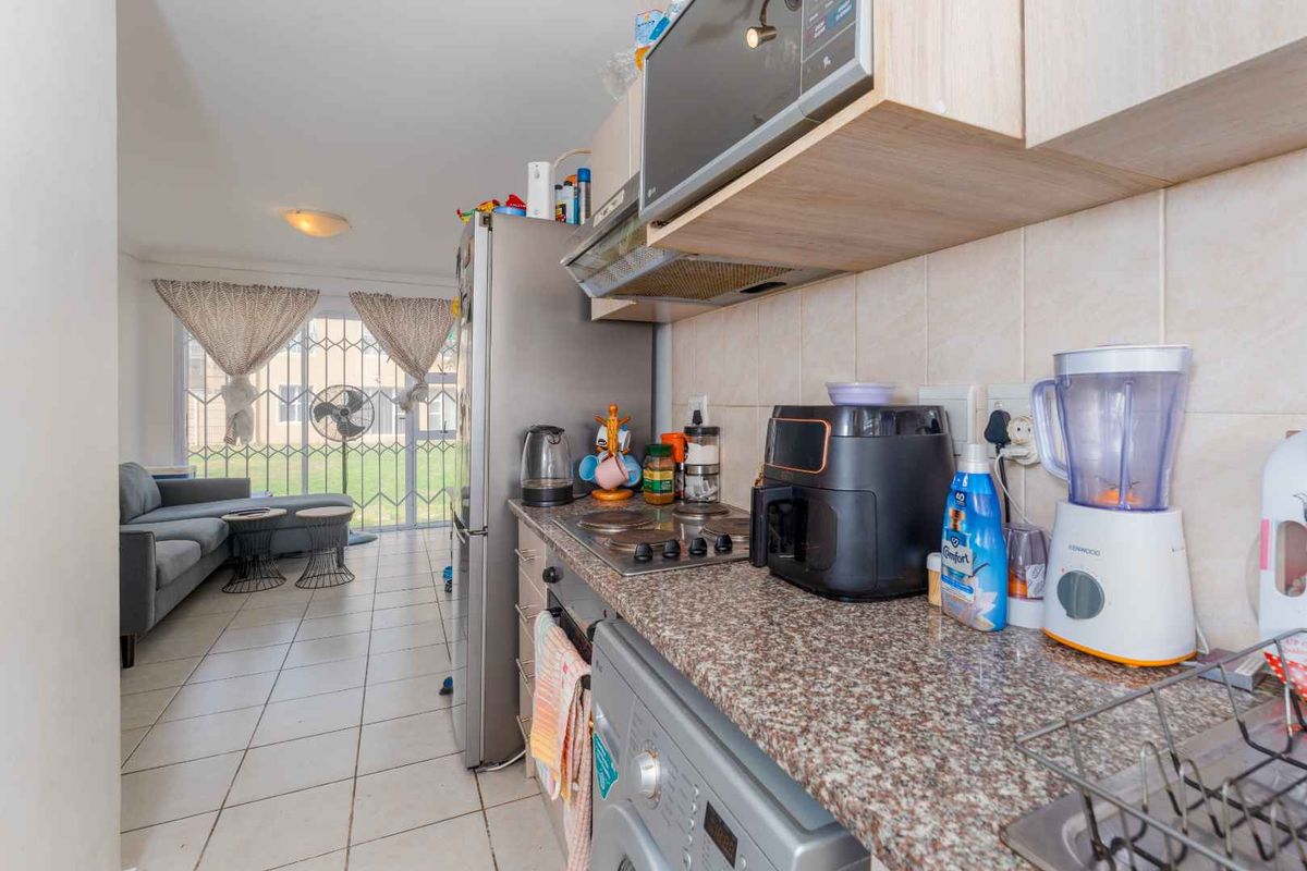 Secure Living in Vanguard - Photo 3