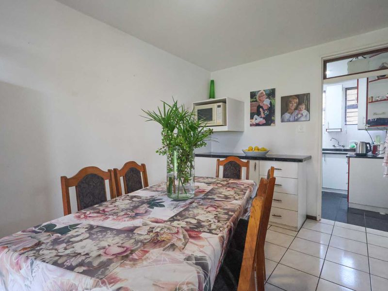 PRICED TO SELL – Pet-Friendly 3 Bedroom Duplex with Flat Garden! - Photo 4