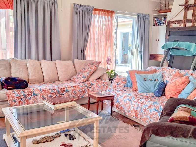 Home with Flatlet For Sale in Hage Heights, Swakopmund - Photo 4