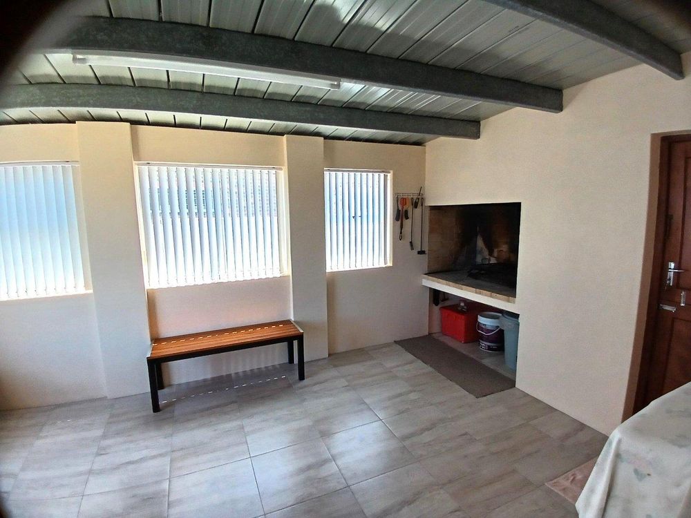 Same BBQ Room; now in the opposite direction.