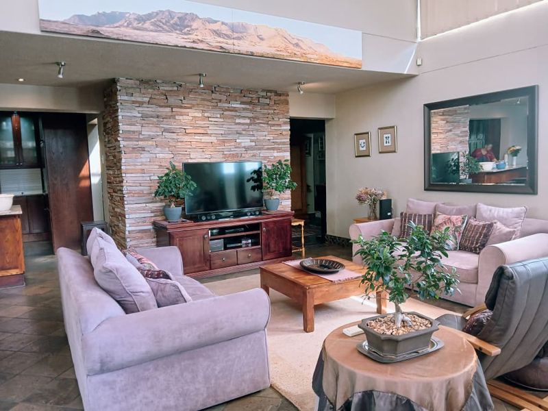 Luxe living with income potential 😊 - Photo 6