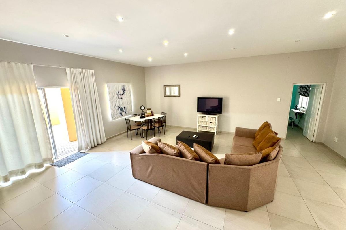 House for Sale in Elisenheim - Photo 3