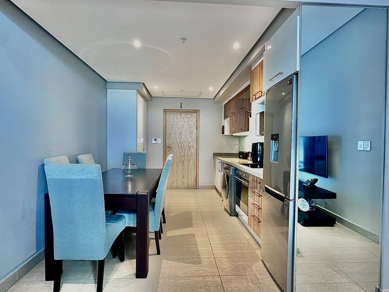2 BEDROOM | 2 BATHROOM APARTMENT - Photo 8