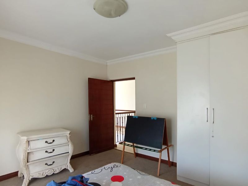 4 Bedroom House for Sale in Savanna Hills Estate. - Photo 5