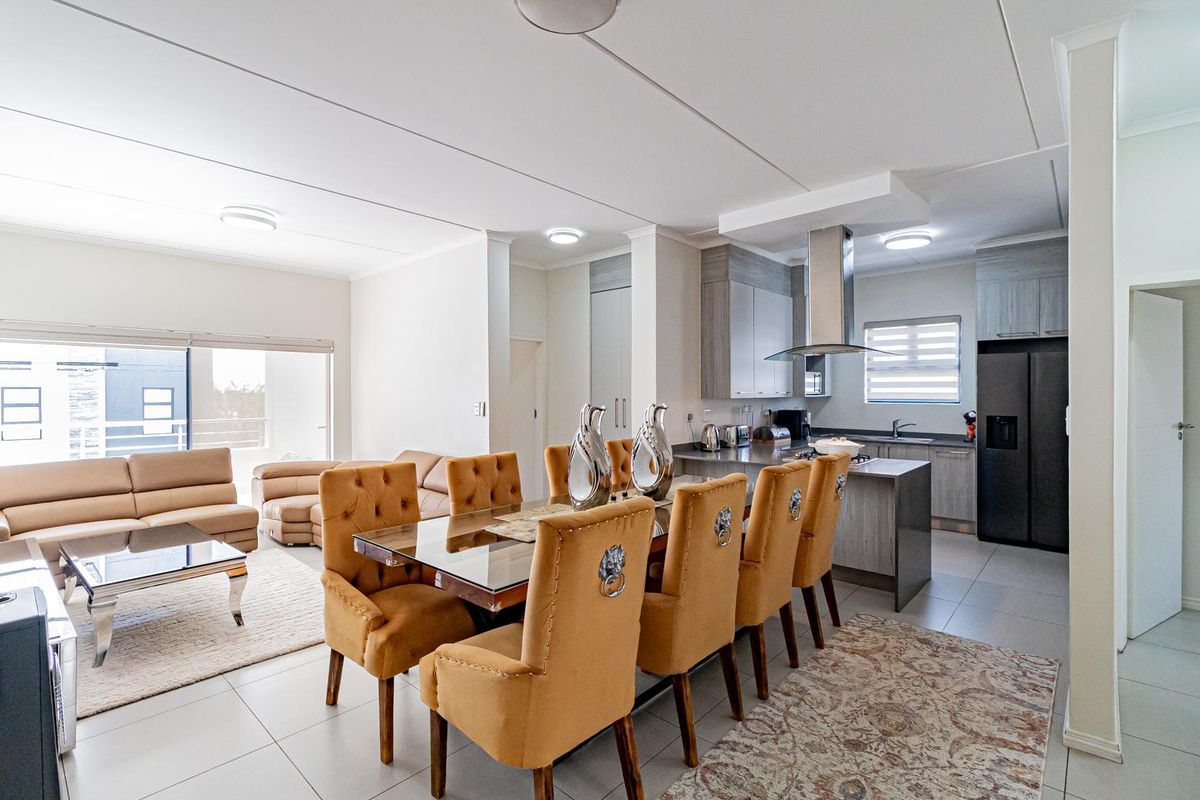 Modern 3 Bedroom Apartment for Sale in 92 on New, Carlswald | R1 800 000 - Photo 4