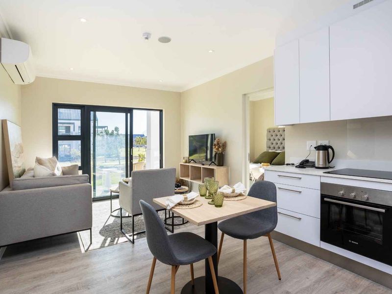 Contemporary Two-Bedroom Luxury Suite at Val de Vie Evergreen - Photo 2