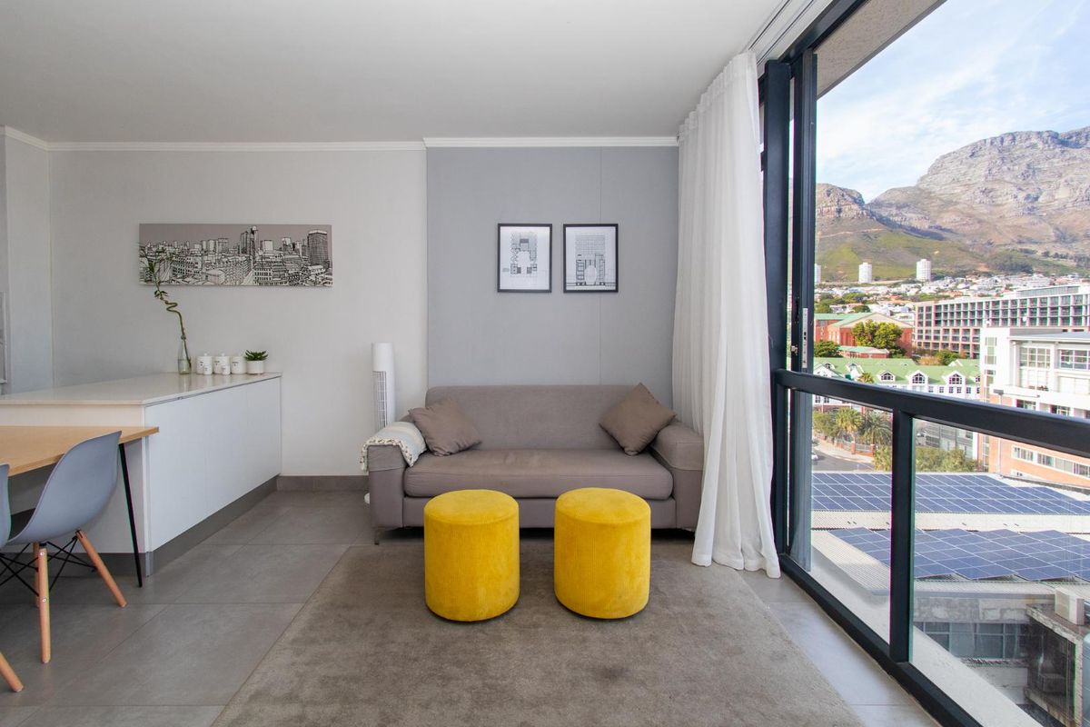 CITY LIVING WITH TABLE MOUNTAIN VIEWS - Photo 3