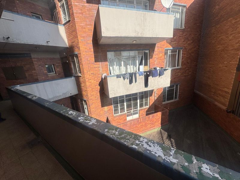 Residential building for sale with great return on investment - Photo 3