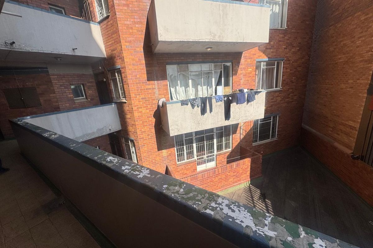 Residential building for sale with great return on investment - Photo 3