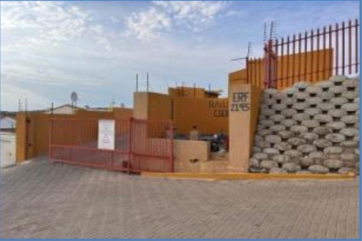 Townhouse for Sale - Photo 3