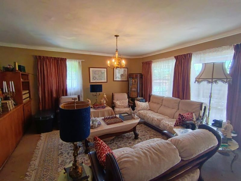 Langenhovenpark Luxury: 7 Beds, Pool & Rental Income! - Photo 2
