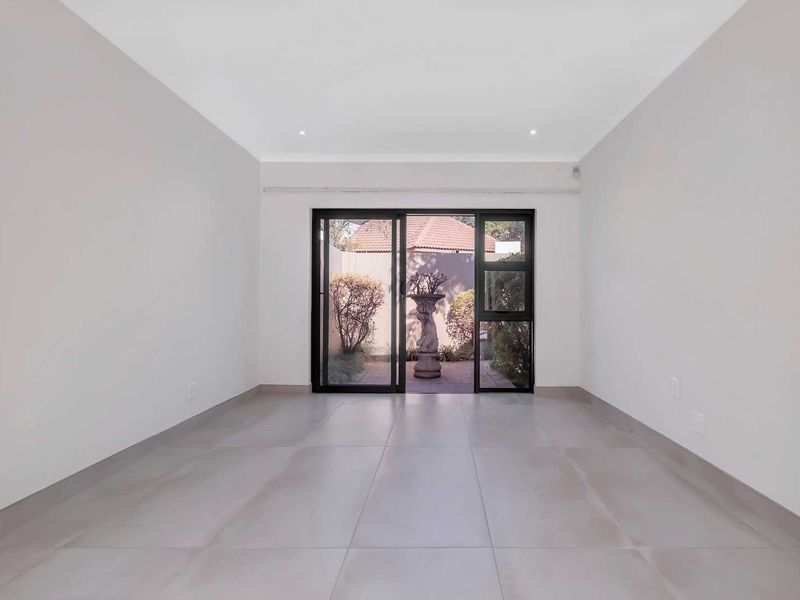 MODERN SINGLE STOREY - Photo 8