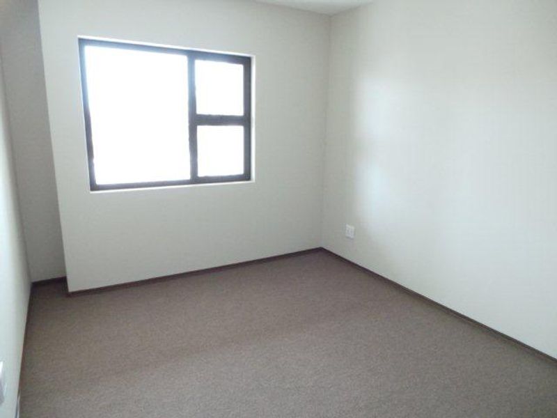 Secure Apartment close to amenities! - Photo 10