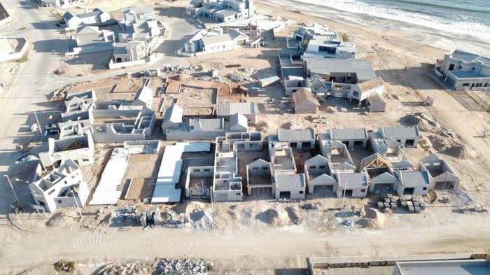 Property #2493948, Cluster For Sale in Henties Bay Central