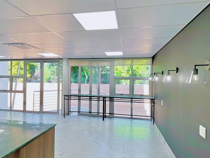 PRIME 230m2 NEWLY RENOVATED OFFICE SPACE TO LET | 379 LYNNWOOD ROAD | MENLO PARK - Photo 2