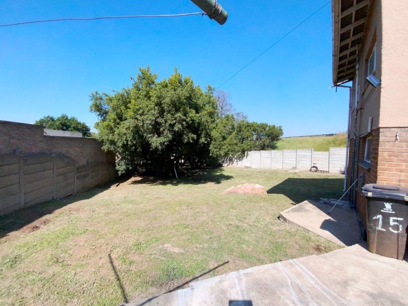 Well maintained Home - Photo 2