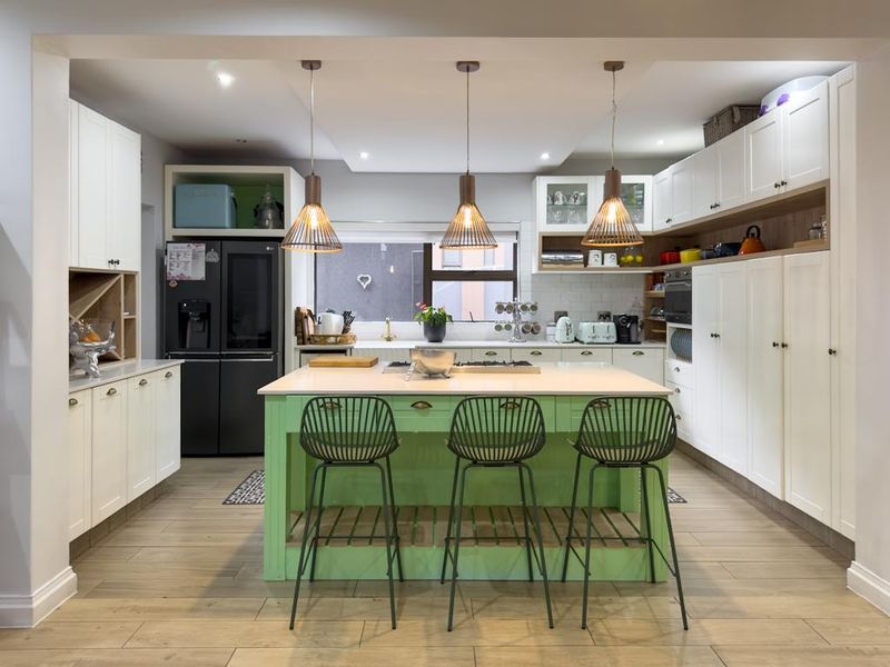 A Magazine-Worthy Family Sanctuary in Midlands Estate - Where Luxury Meets Practical Daily Living - Photo 7