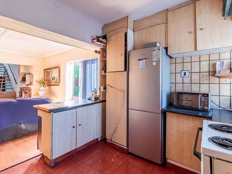 Family Home For Sale - R650 000 Neg - Photo 5