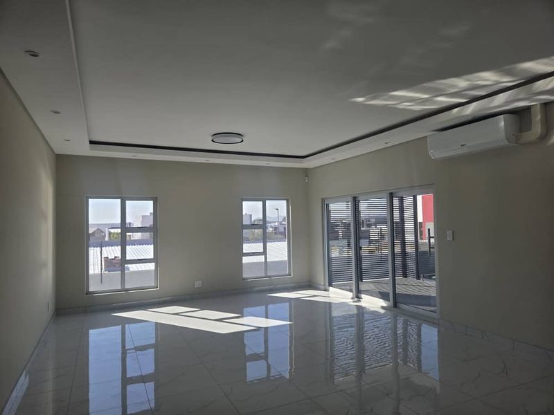 Luxury House for sale in Academia Ext 1 - Photo 6